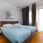 krevet i doručak Okruk-10 Meters Away From The