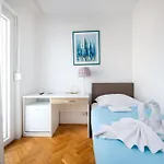 krevet i doručak Okruk-10 Meters Away From The 3*