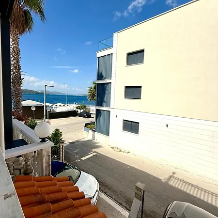 Villa Okruk - Beachside & Self Check-In 3*