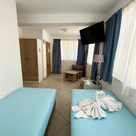 Bed and Breakfast Villa Okruk - Beachside & Self Check-In Okrug Gornji