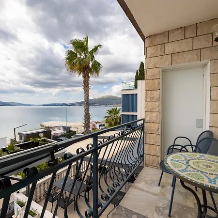 Okruk-10 Meters Away From The Bed and Breakfast 3*