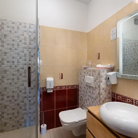 Oda ve Kahvaltı Okruk-10 Meters Away From The Okrug Gornji