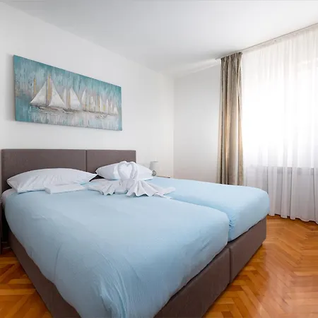 Villa Okruk - Beachside & Self Check-In 3*