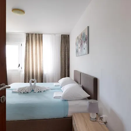 Villa Okruk - Beachside & Self Check-In Okrug Gornji