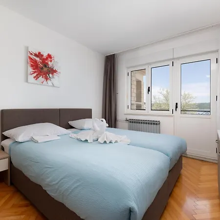 Villa Okruk - Beachside & Self Check-In 3* Okrug Gornji