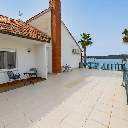 Okruk-10 Meters Away From The Okrug Gornji