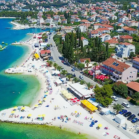 Okruk-10 Meters Away From The Bed and Breakfast