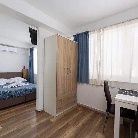 Bed and breakfast Okruk-10 Meters Away From The