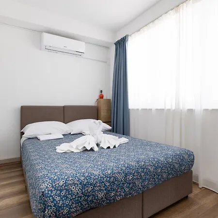 Okruk-10 Meters Away From The Bed and breakfast Okrug Gornji